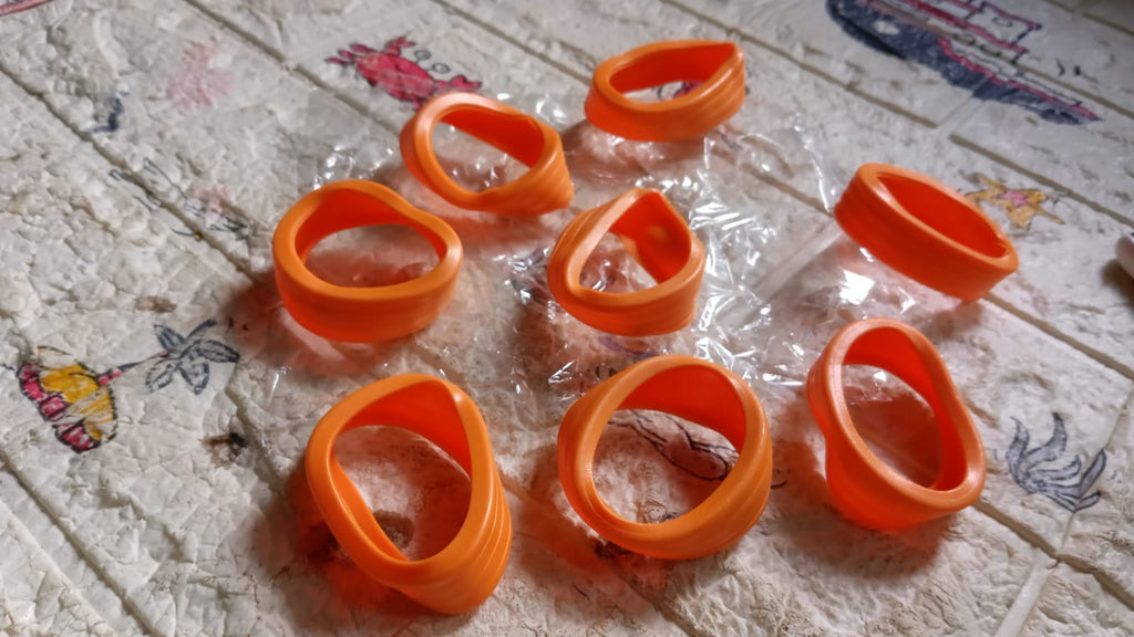 Silicone Luggage Wheel Covers – Noise Reduction & Protection (8 Pcs)